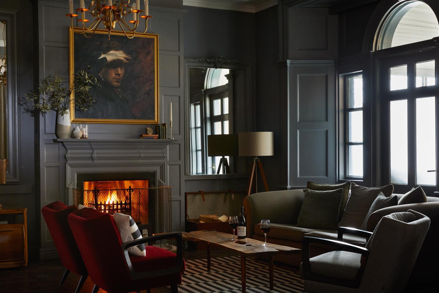 Moonfleet Manor